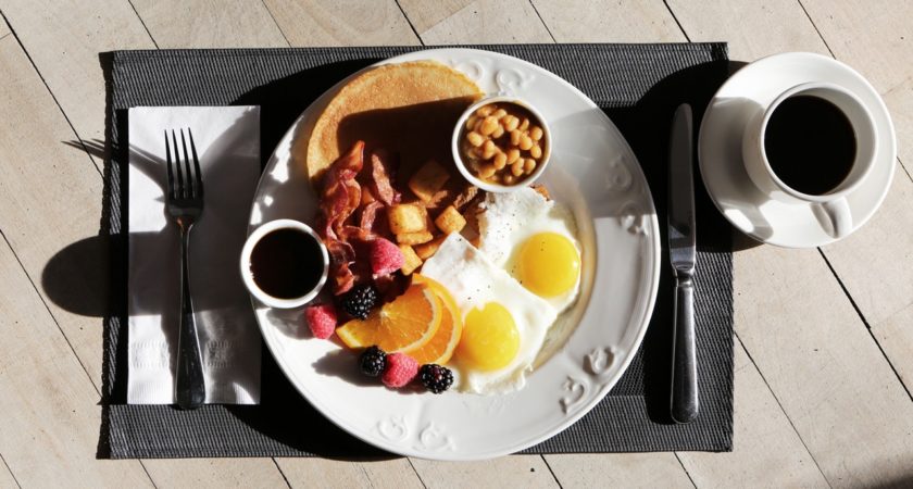 5 sposobów na ciepłe i zdrowe śniadania